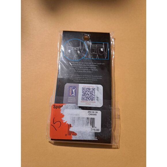 New PGA Tour Black Pocket Clip with Ball Marker NWT Official Golf Accessory - Picture 2 of 2